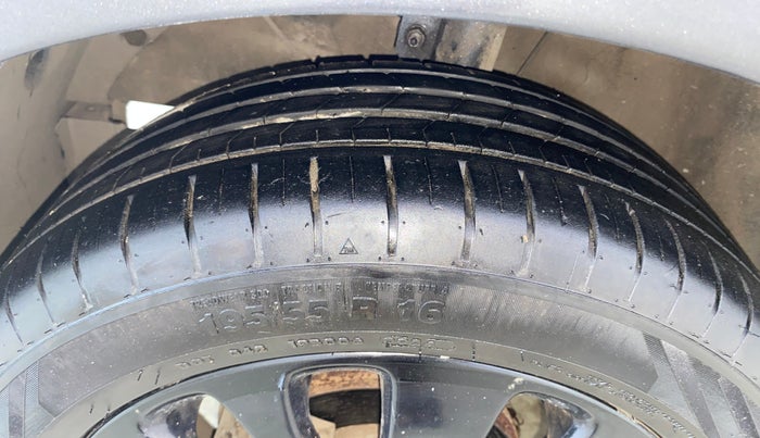 2016 Maruti Baleno ALPHA PETROL 1.2, Petrol, Manual, 70,367 km, Left Front Tyre Tread