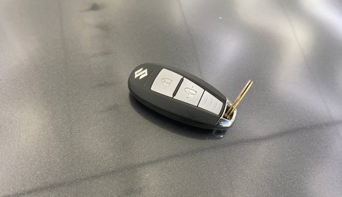 2016 Maruti Baleno ALPHA PETROL 1.2, Petrol, Manual, 70,367 km, Key Close Up