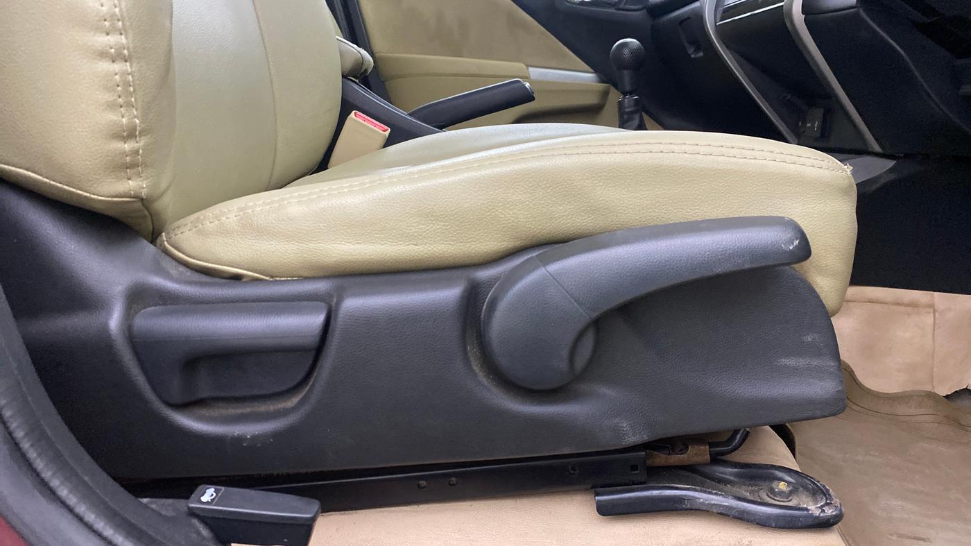 2015 Honda City 1.5L I-VTEC V MT, Petrol, Manual, 45,985 km, Driver Side Adjustment Panel
