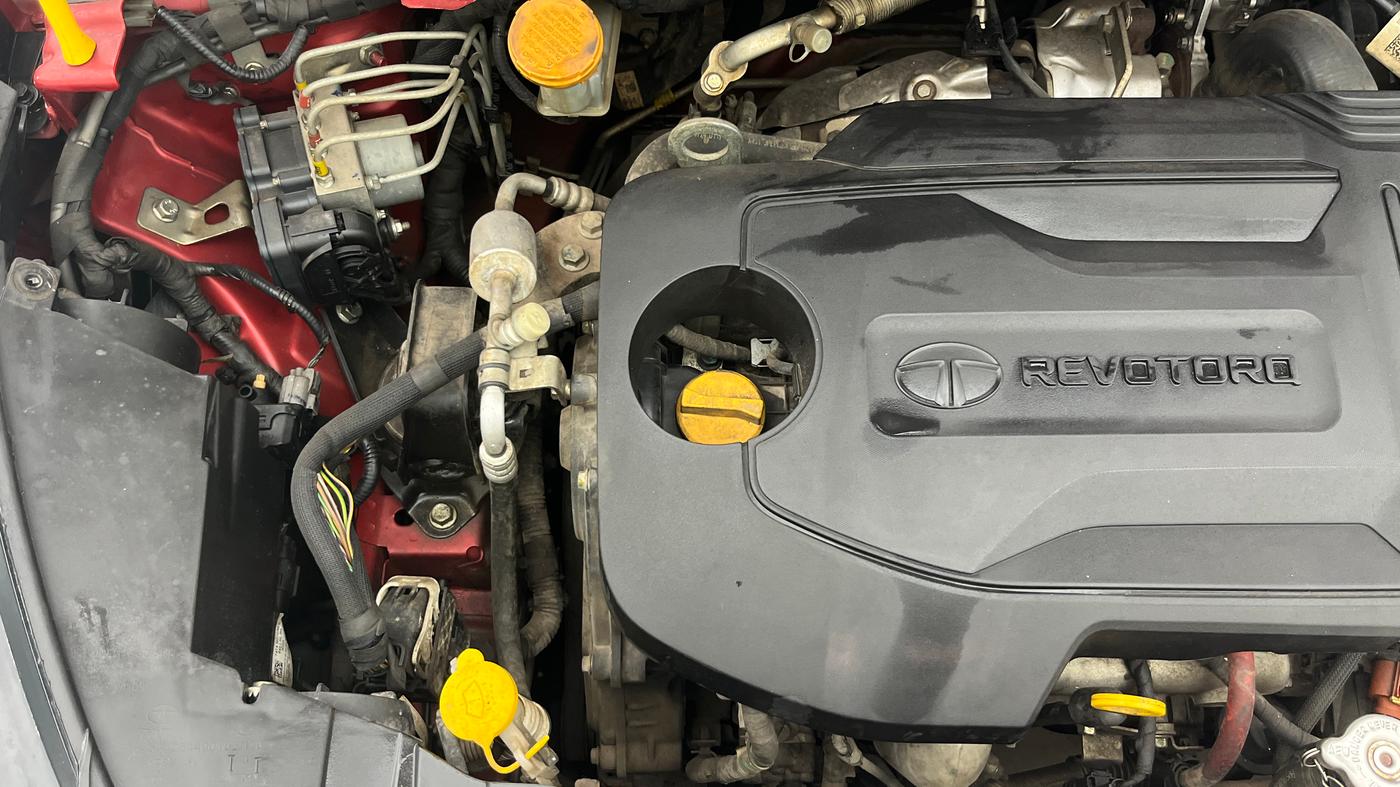 2021 Tata ALTROZ XZ DIESEL, Diesel, Manual, 1,16,263 km, Engine View - Right