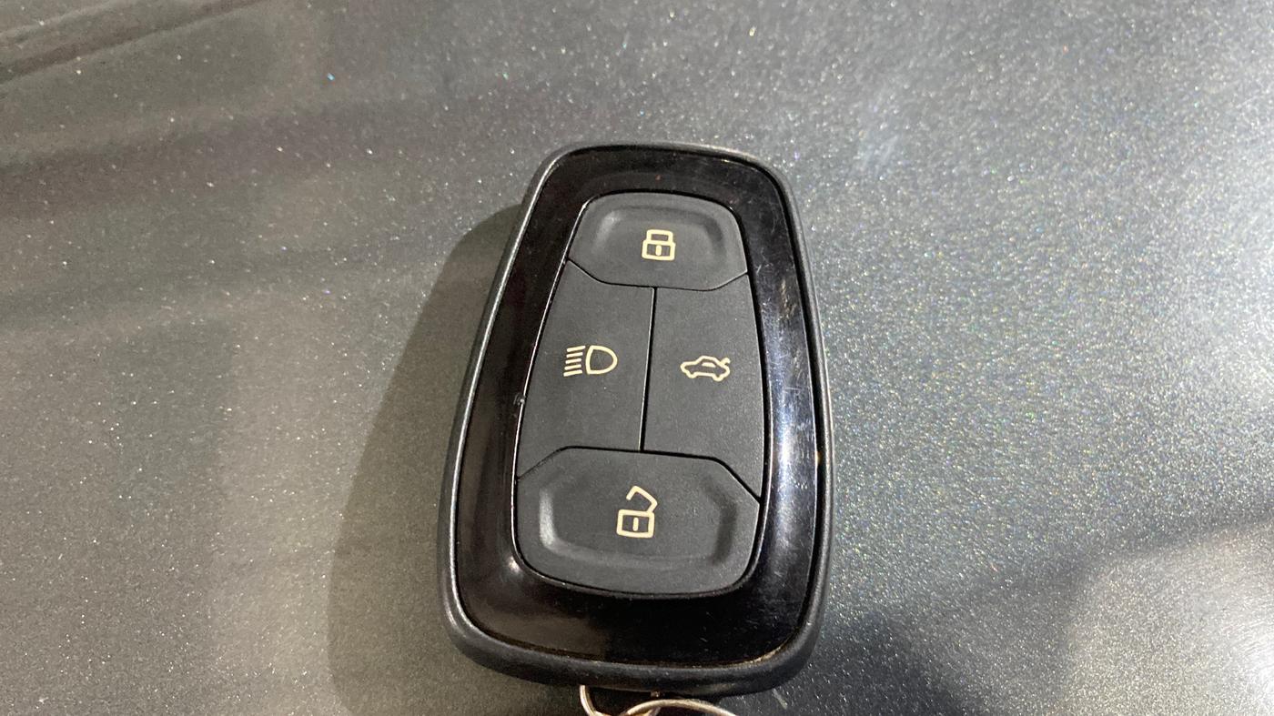2022 Tata NEXON XZ PLUS PETROL, CNG, Manual, 1,05,744 km, Key Close Up