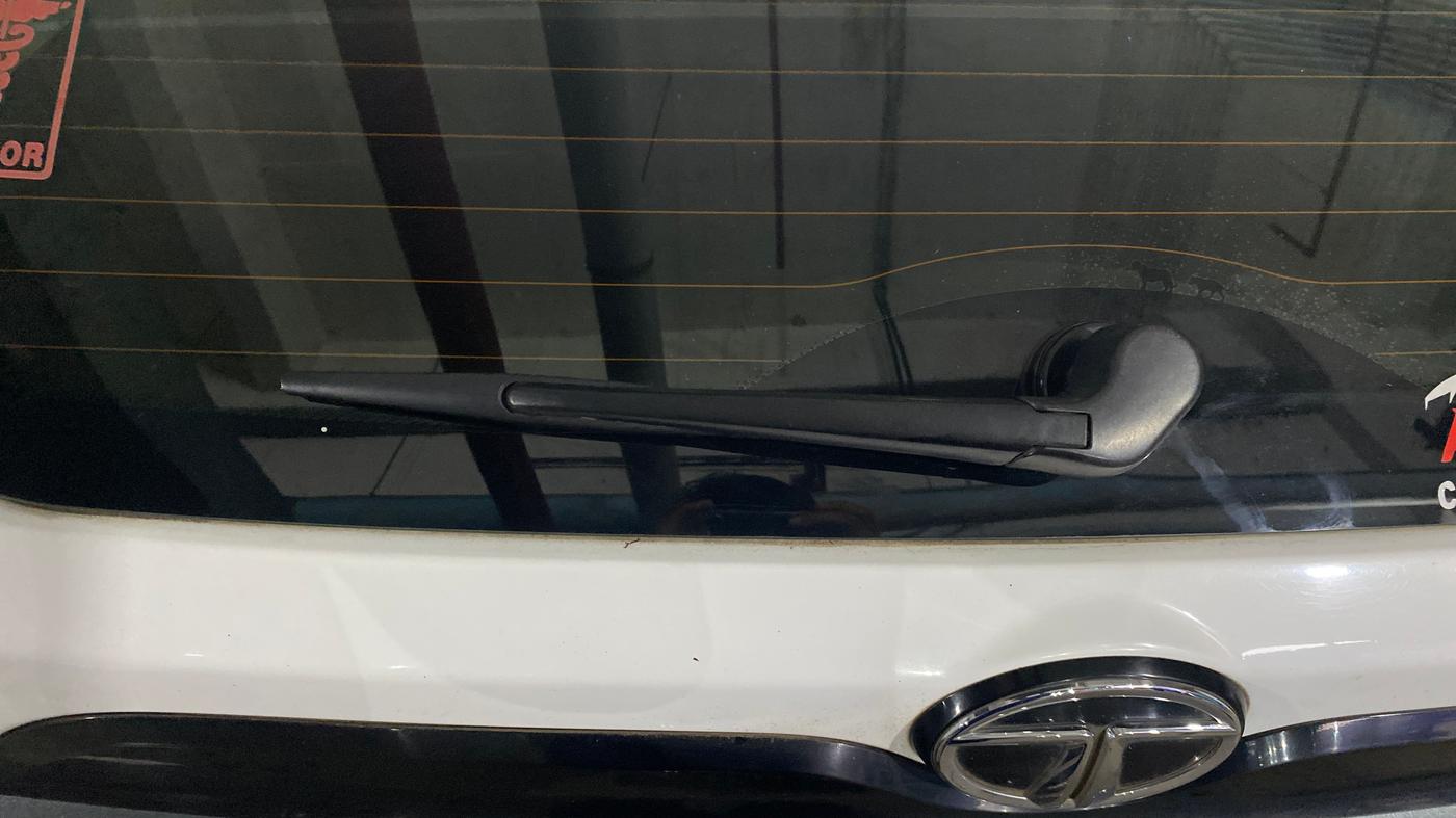 2022 Tata NEXON XZ PLUS PETROL, CNG, Manual, 1,05,744 km, Rear Wiper