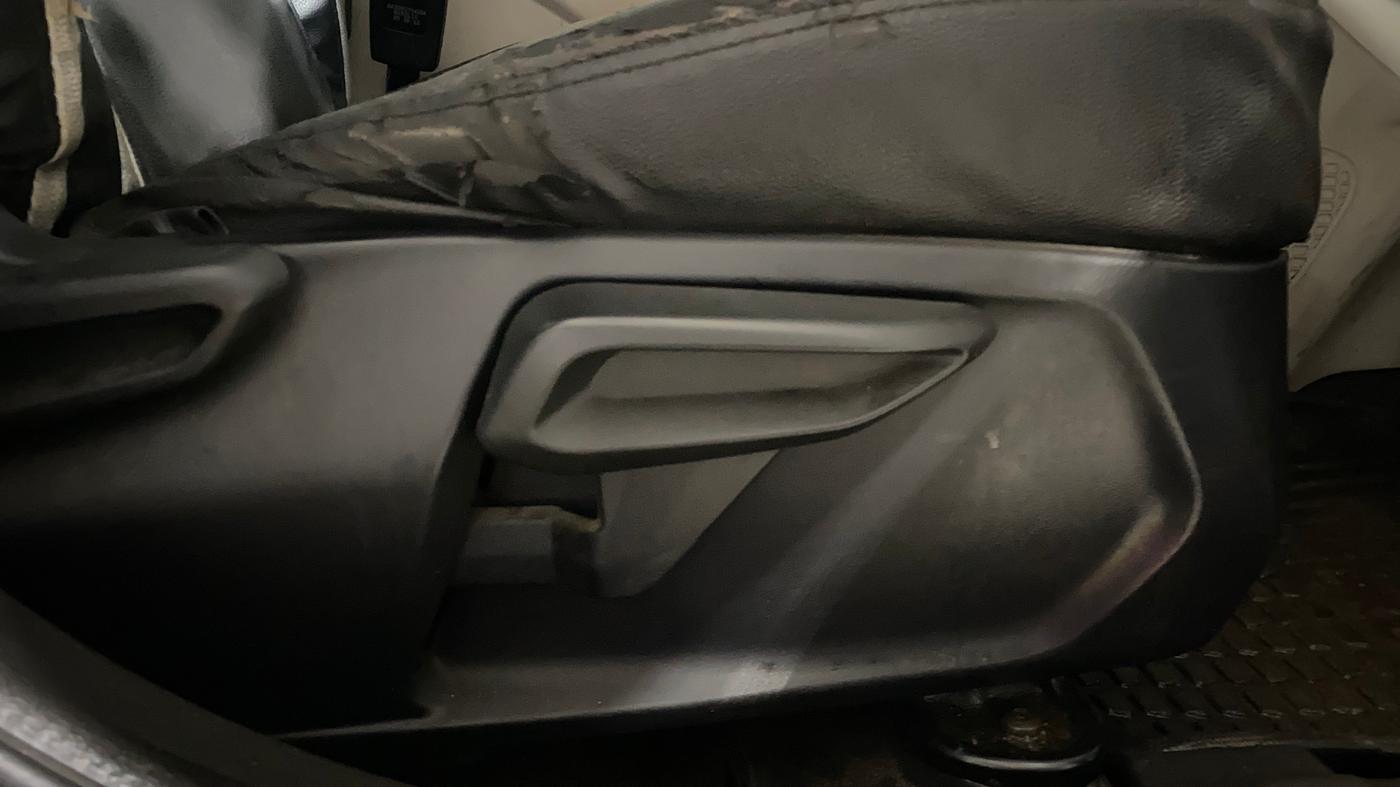 2022 Tata NEXON XZ PLUS PETROL, CNG, Manual, 1,05,744 km, Driver Side Adjustment Panel