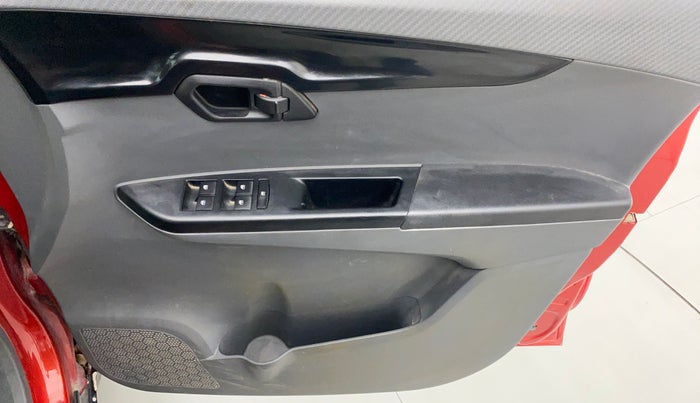 2017 Mahindra KUV 100 NXT K4+ 6S, Petrol, Manual, 20,536 km, Driver Side Door Panels Control