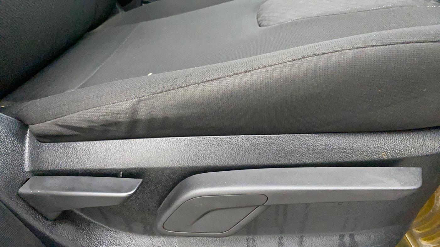 2017 Mahindra KUV 100 NXT K4+ 6S, Petrol, Manual, 20,536 km, Driver Side Adjustment Panel