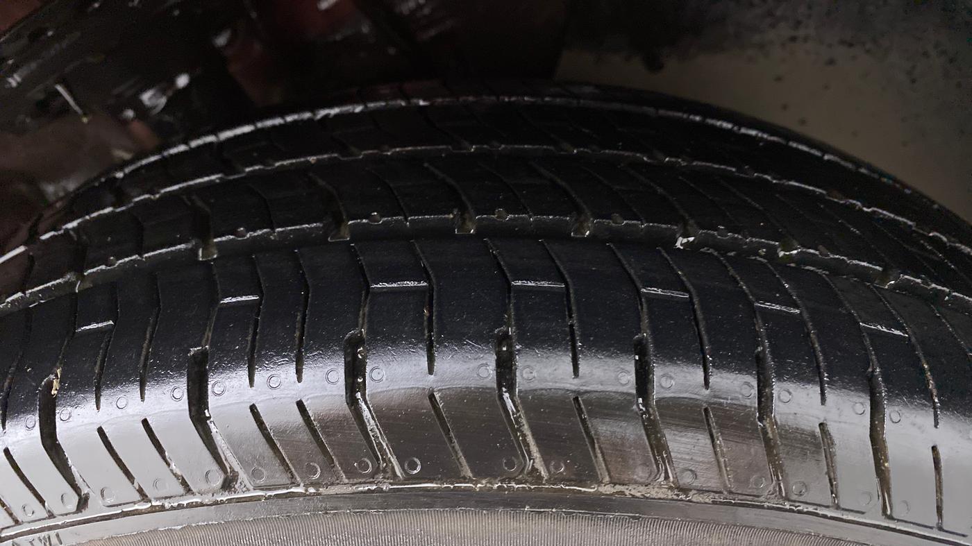 2018 Hyundai Elite i20 Magna Executive 1.2 AT, Petrol, Automatic, 85,315 km, Right Front Tyre Tread
