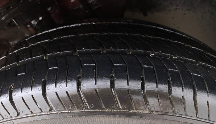 2018 Hyundai Elite i20 Magna Executive 1.2 AT, Petrol, Automatic, 85,315 km, Right Front Tyre Tread