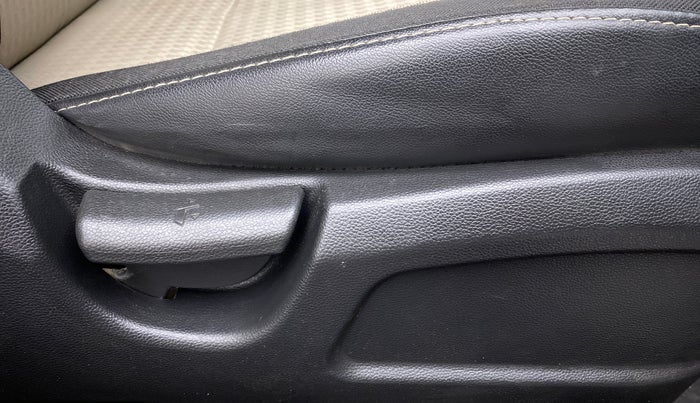 2018 Hyundai Elite i20 Magna Executive 1.2 AT, Petrol, Automatic, 85,315 km, Driver Side Adjustment Panel