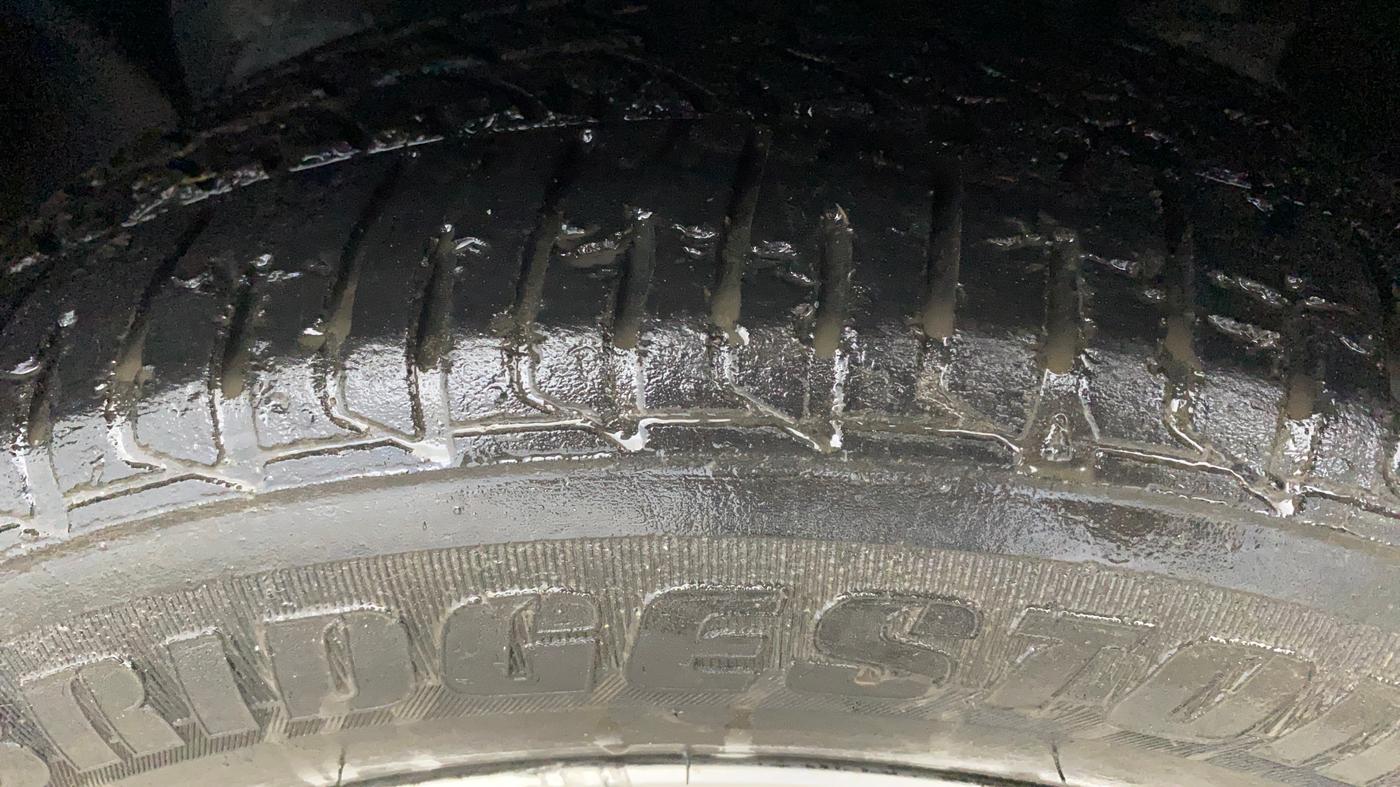 2016 Ford New Figo TITANIUM 1.2 PETROL MT, Petrol, Manual, 84,704 km, Left Front Tyre Tread
