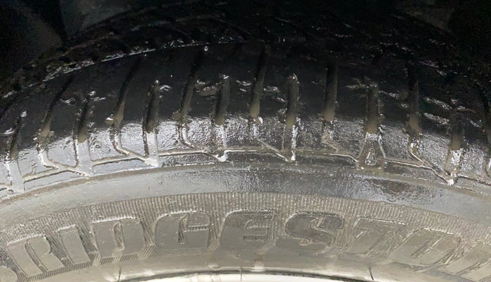 2016 Ford New Figo TITANIUM 1.2 PETROL MT, Petrol, Manual, 84,704 km, Left Front Tyre Tread