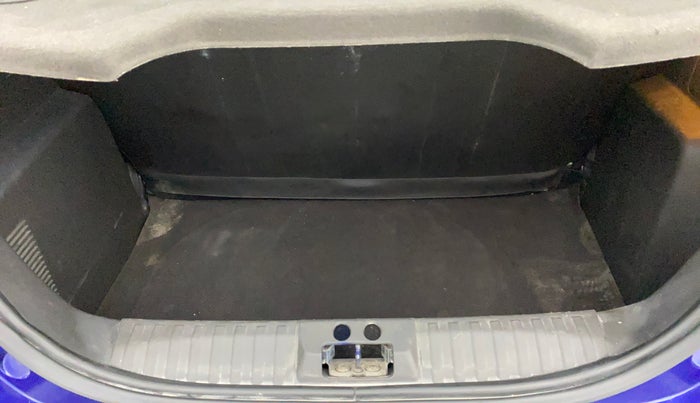 2016 Ford New Figo TITANIUM 1.2 PETROL MT, Petrol, Manual, 84,704 km, Boot Inside