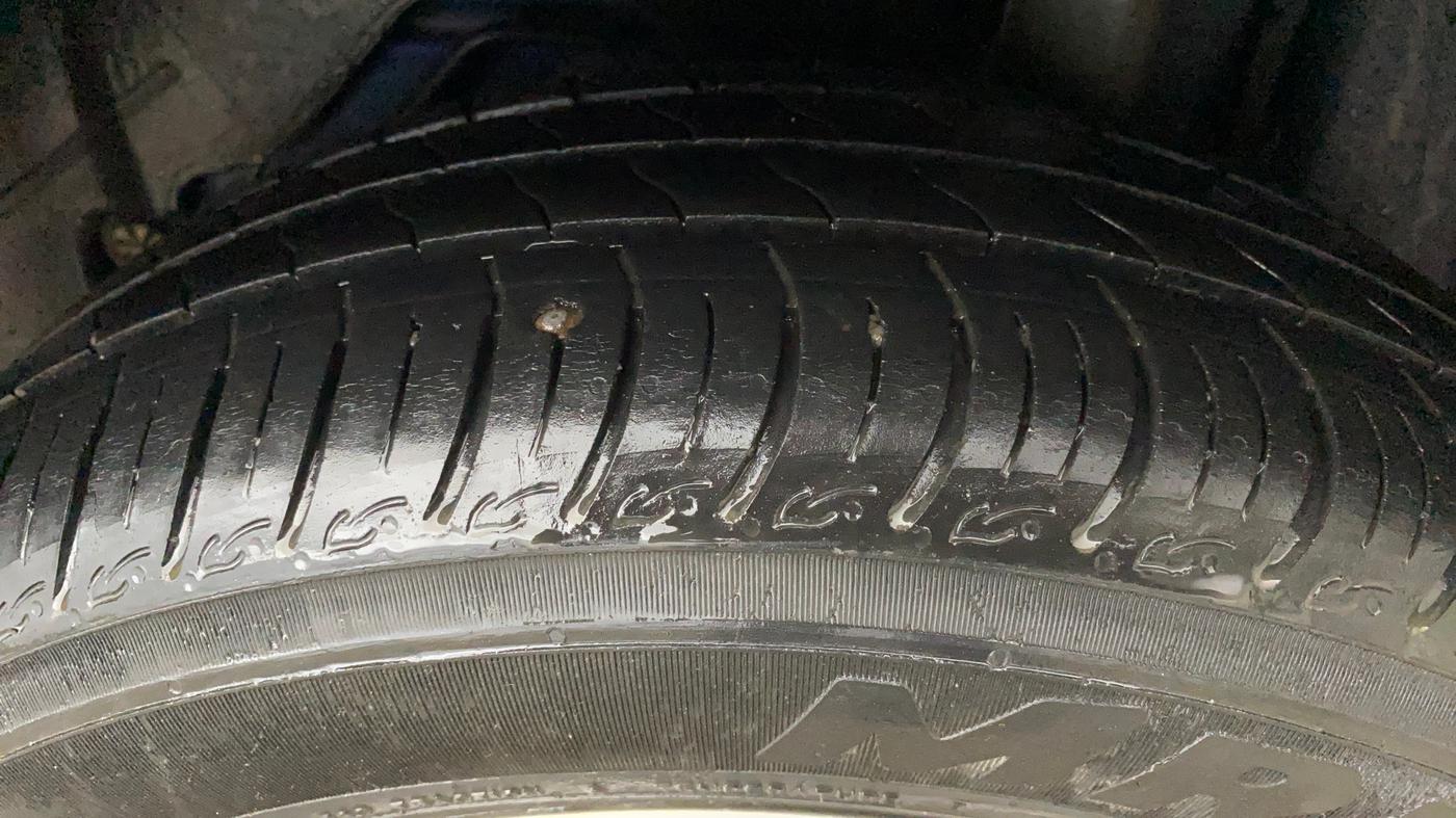 2016 Ford New Figo TITANIUM 1.2 PETROL MT, Petrol, Manual, 84,704 km, Left Rear Tyre Tread
