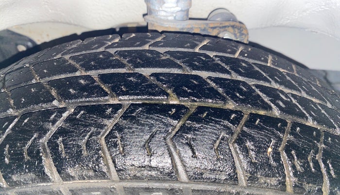 2019 Maruti Eeco 5 STR WITH A/C+HTR, Petrol, Manual, 26,591 km, Right Front Tyre Tread