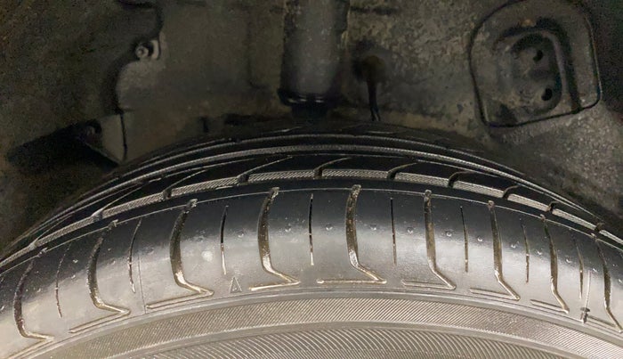 2018 Tata NEXON XMA PETROL, Petrol, Automatic, 54,039 km, Right Rear Tyre Tread