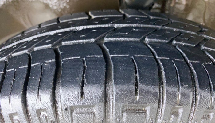2018 Maruti Alto 800 LXI, Petrol, Manual, 11,925 km, Left Front Tyre Tread