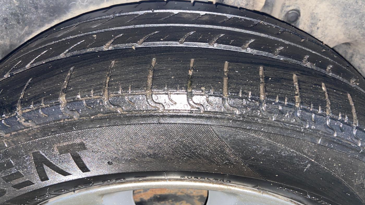 2016 Maruti Ertiga ZDI + SHVS, Diesel, Manual, 96,497 km, Left Rear Tyre Tread