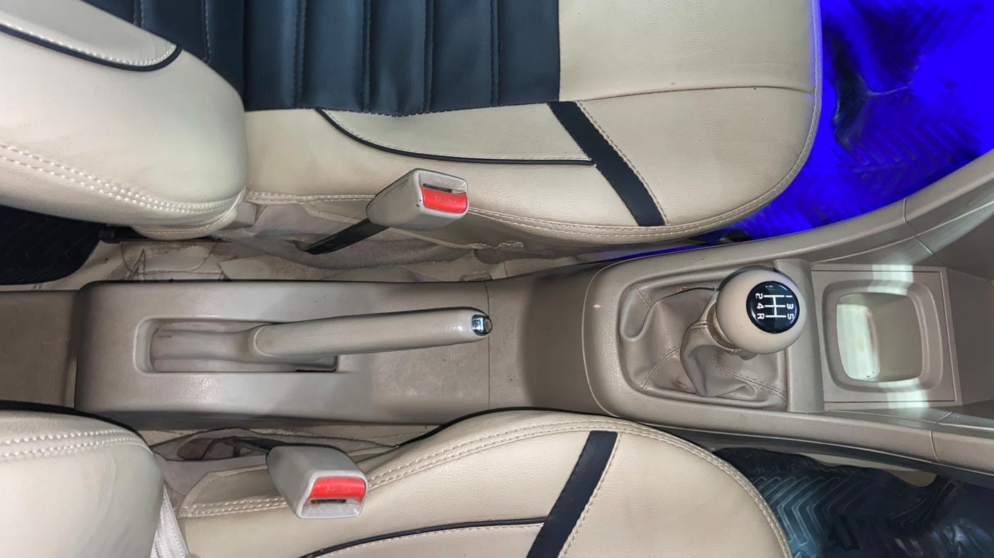2016 Maruti Ertiga ZDI + SHVS, Diesel, Manual, 96,497 km, Gear Lever