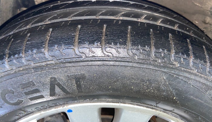 2016 Maruti Ertiga ZDI + SHVS, Diesel, Manual, 96,450 km, Left Front Tyre Tread