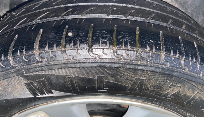 2016 Maruti Ertiga ZDI + SHVS, Diesel, Manual, 96,450 km, Right Rear Tyre Tread