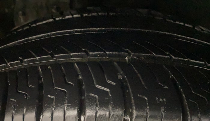 2014 Maruti Ertiga VDI, Diesel, Manual, 98,831 km, Right Rear Tyre Tread