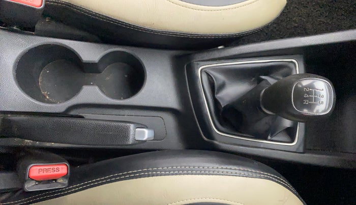 2017 Hyundai Elite i20 ASTA 1.2, Petrol, Manual, 80,632 km, Gear Lever