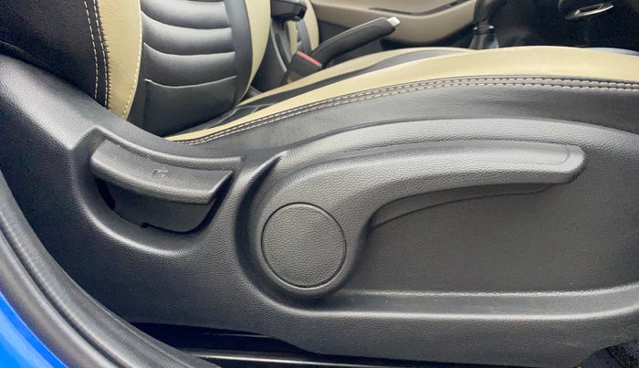 2017 Hyundai Elite i20 ASTA 1.2, Petrol, Manual, 80,632 km, Driver Side Adjustment Panel