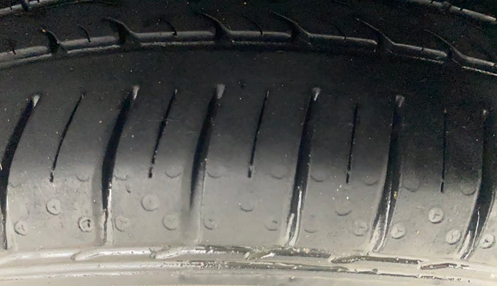 2017 Hyundai Elite i20 ASTA 1.2, Petrol, Manual, 80,632 km, Left Rear Tyre Tread