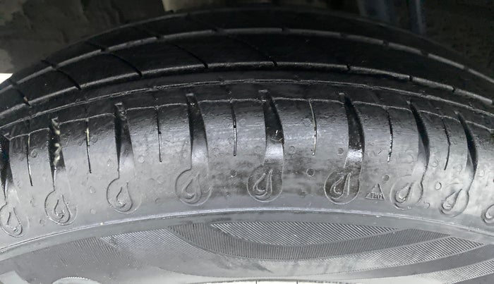 2020 Renault Kwid RXL, Petrol, Manual, 22,590 km, Right Rear Tyre Tread