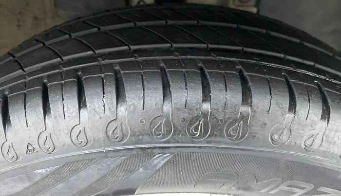 2020 Renault Kwid RXL, Petrol, Manual, 22,590 km, Right Front Tyre Tread