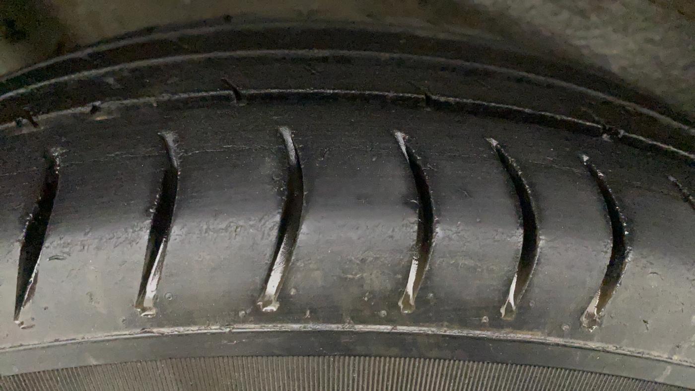 2014 Maruti Wagon R 1.0 LXI CNG, CNG, Manual, 96,139 km, Left Rear Tyre Tread