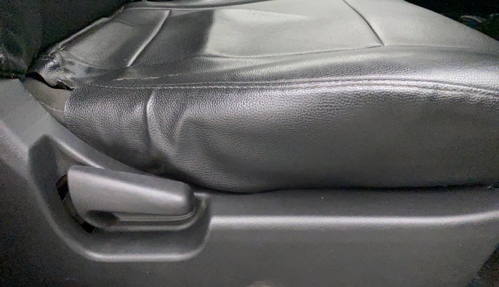 2014 Maruti Wagon R 1.0 LXI CNG, CNG, Manual, 96,139 km, Driver Side Adjustment Panel
