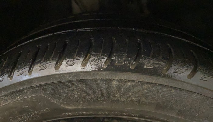 2020 Tata ALTROZ XT PETROL, Petrol, Manual, 47,402 km, Right Front Tyre Tread