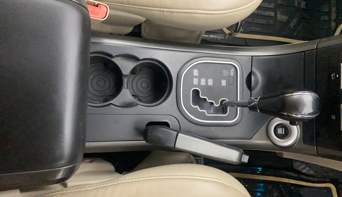 2017 Mahindra XUV500 W10 AT, Diesel, Automatic, 78,236 km, Gear Lever