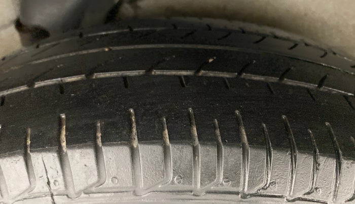 2016 Hyundai i10 MAGNA 1.1, Petrol, Manual, 36,198 km, Left Rear Tyre Tread