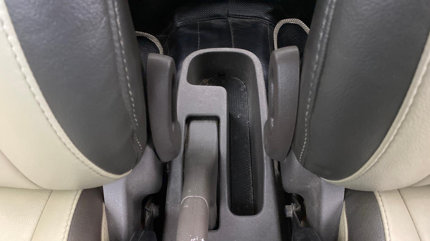 2016 Hyundai i10 MAGNA 1.1, Petrol, Manual, 36,198 km, Driver Side Adjustment Panel