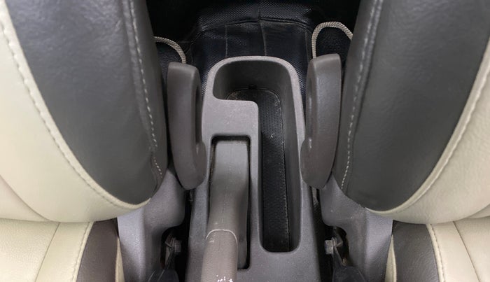 2016 Hyundai i10 MAGNA 1.1, Petrol, Manual, 36,198 km, Driver Side Adjustment Panel