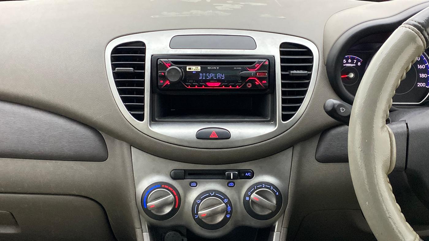 2016 Hyundai i10 MAGNA 1.1, Petrol, Manual, 36,198 km, Air Conditioner