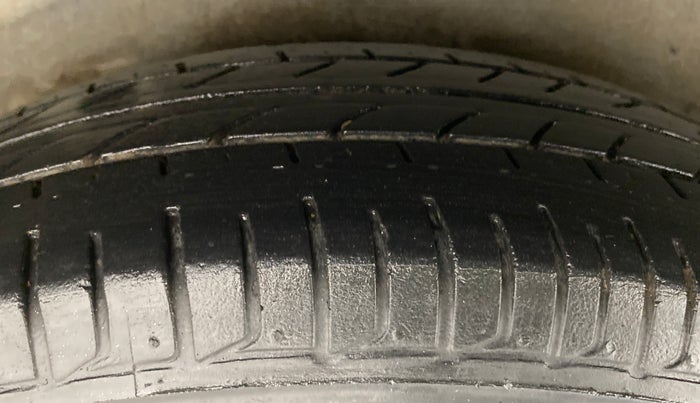 2016 Hyundai i10 MAGNA 1.1, Petrol, Manual, 36,198 km, Right Rear Tyre Tread