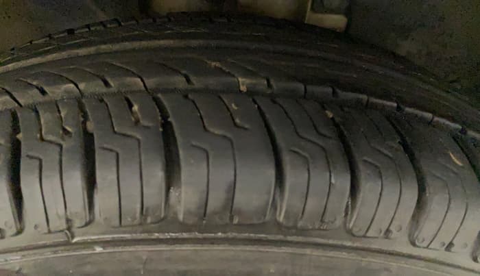2016 Renault Kwid RXT 0.8, CNG, Manual, 58,204 km, Left Rear Tyre Tread