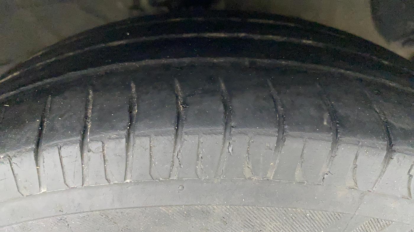 2014 Hyundai Xcent BASE 1.2, Petrol, Manual, 88,916 km, Right Front Tyre Tread