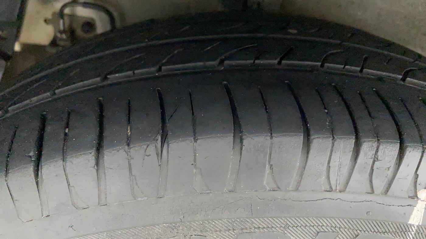 2014 Hyundai Xcent BASE 1.2, Petrol, Manual, 88,916 km, Right Rear Tyre Tread