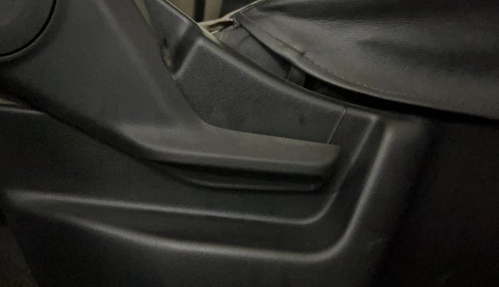 2023 Maruti New Wagon-R VXI 1.0, CNG, Manual, 38,869 km, Driver Side Adjustment Panel