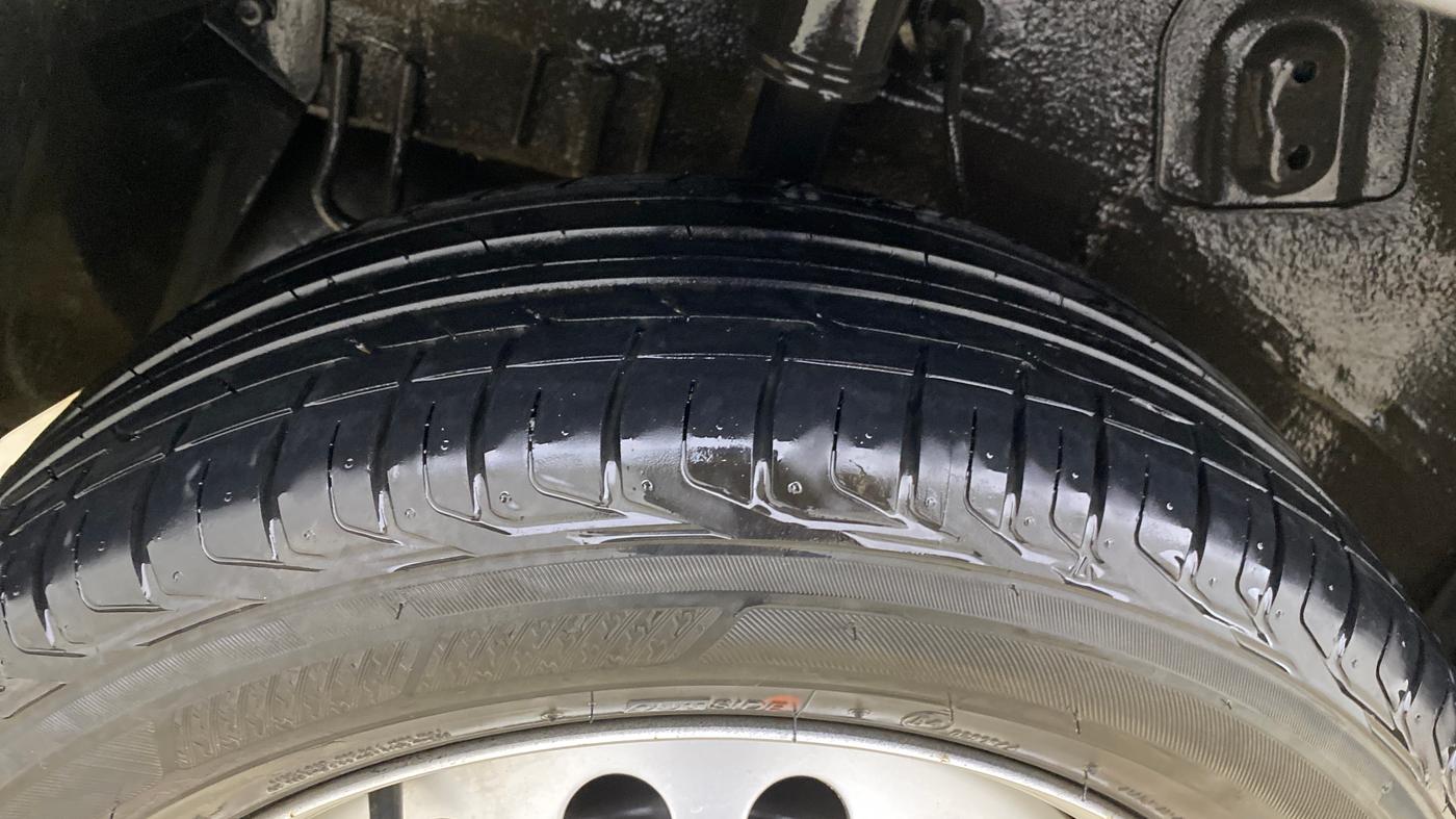 2020 Tata NEXON XE PETROL, Petrol, Manual, 16,643 km, Right Rear Tyre Tread