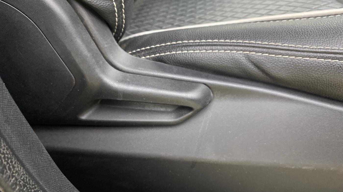 2020 Tata NEXON XE PETROL, Petrol, Manual, 16,643 km, Driver Side Adjustment Panel