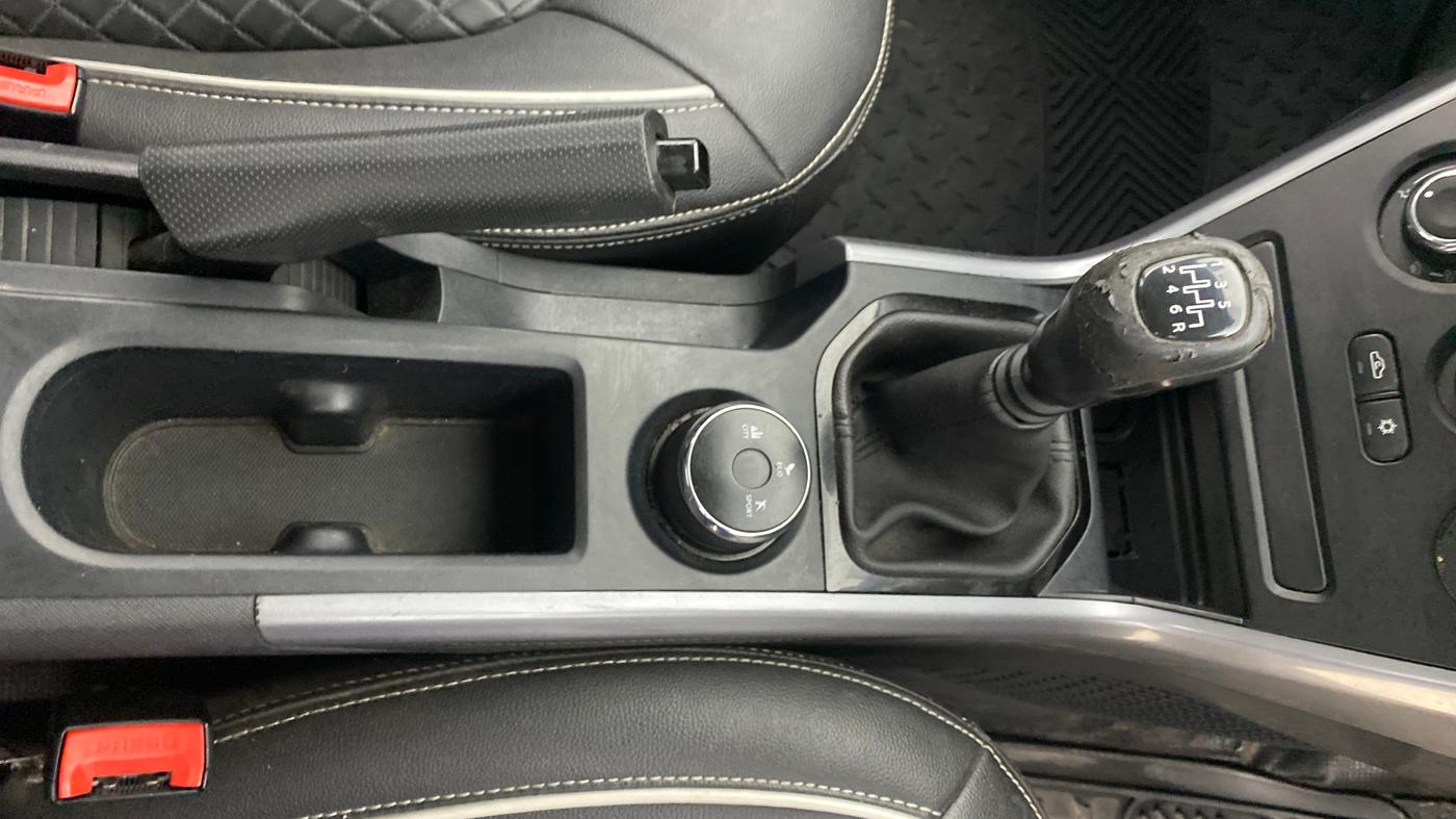 2020 Tata NEXON XE PETROL, Petrol, Manual, 16,643 km, Gear Lever