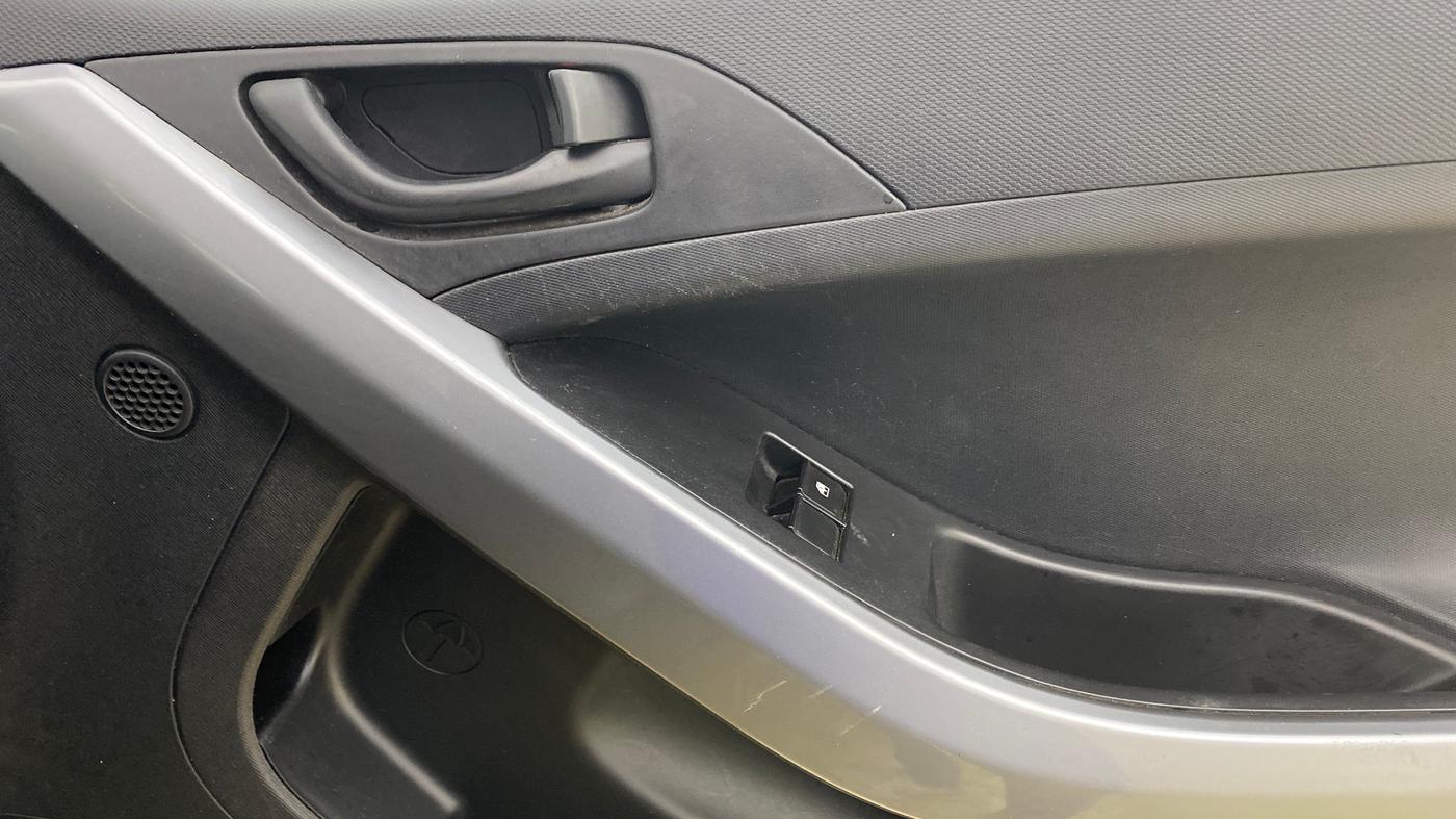 2020 Tata NEXON XE PETROL, Petrol, Manual, 16,643 km, Driver Side Door Panels Control
