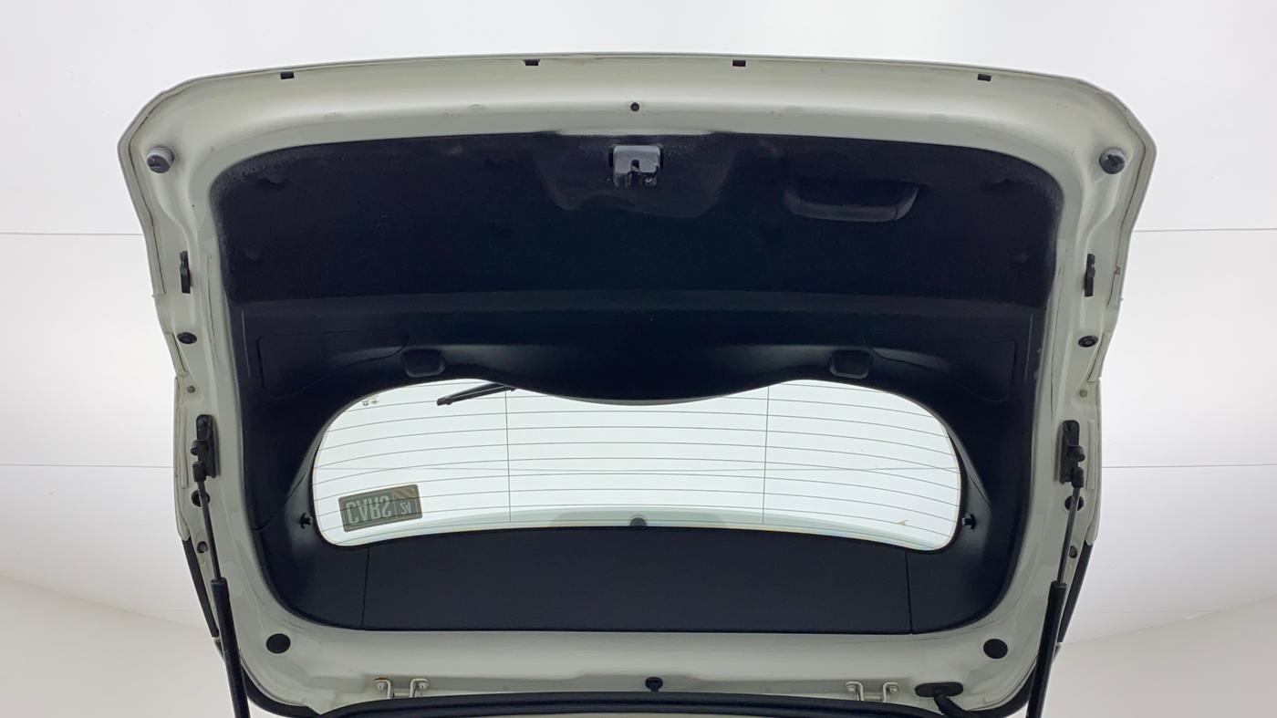2019 Tata Harrier XT 2.0L KRYOTEC, Diesel, Manual, 65,980 km, Boot Door Open