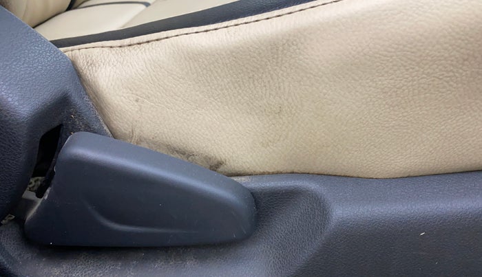 2016 Renault Kwid RXT 1.0, Petrol, Manual, 40,521 km, Driver Side Adjustment Panel