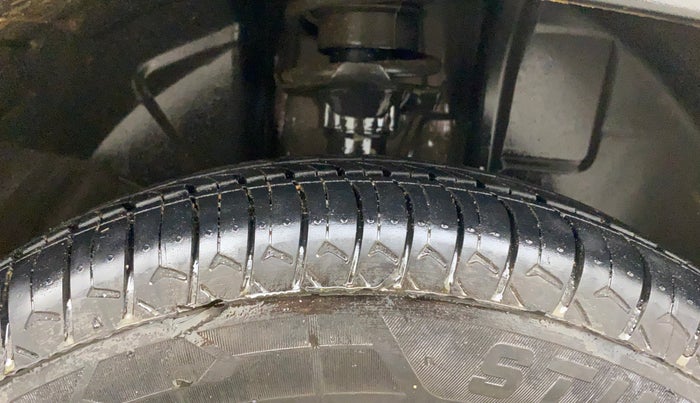 2016 Renault Kwid RXT 1.0, Petrol, Manual, 40,521 km, Right Front Tyre Tread