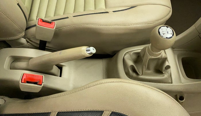 2015 Maruti Swift Dzire VXI, Petrol, Manual, 34,387 km, Gear Lever